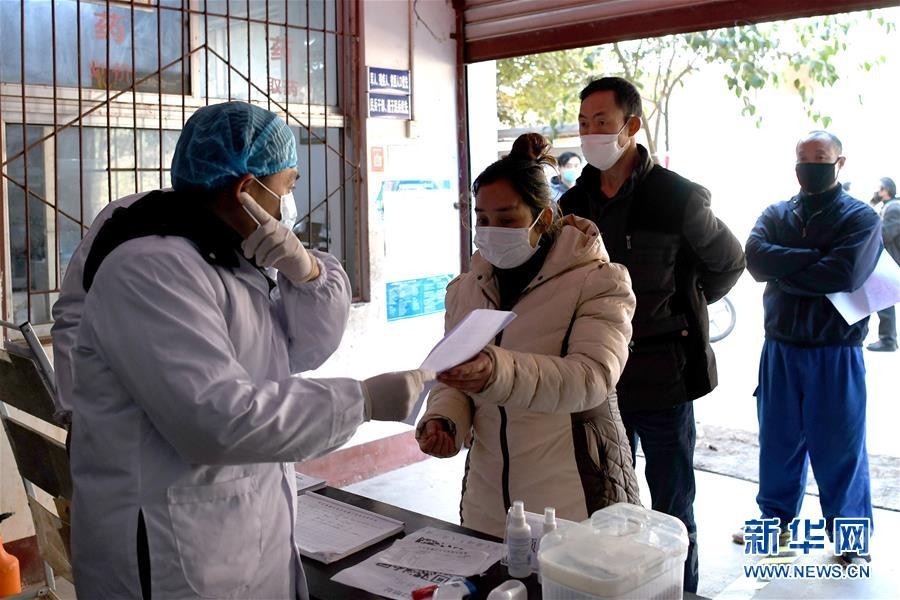 （抓好經(jīng)濟(jì)發(fā)展 應(yīng)對(duì)復(fù)雜局面·圖文互動(dòng)）（3）2500萬(wàn)農(nóng)民工如何安全返崗？——農(nóng)民工大省四川復(fù)工觀察